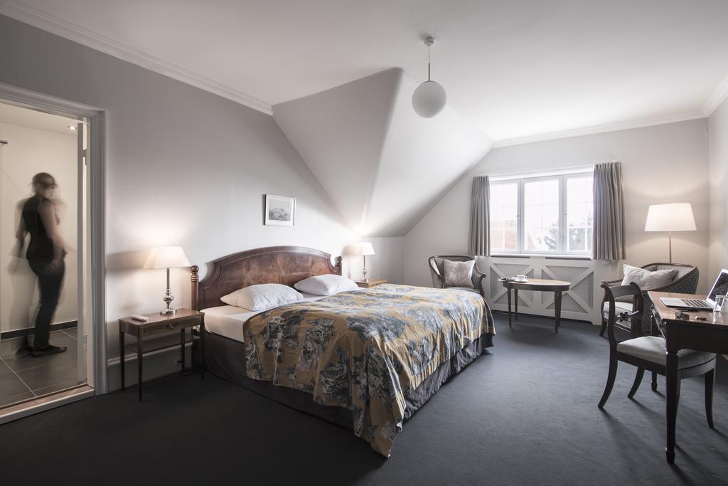 Hotel Store 4*